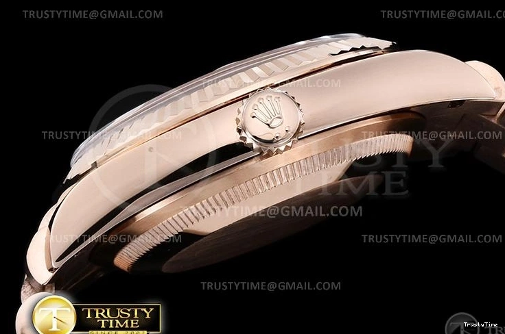 0423 RDD0223A – DayDate 36mm Packable 702